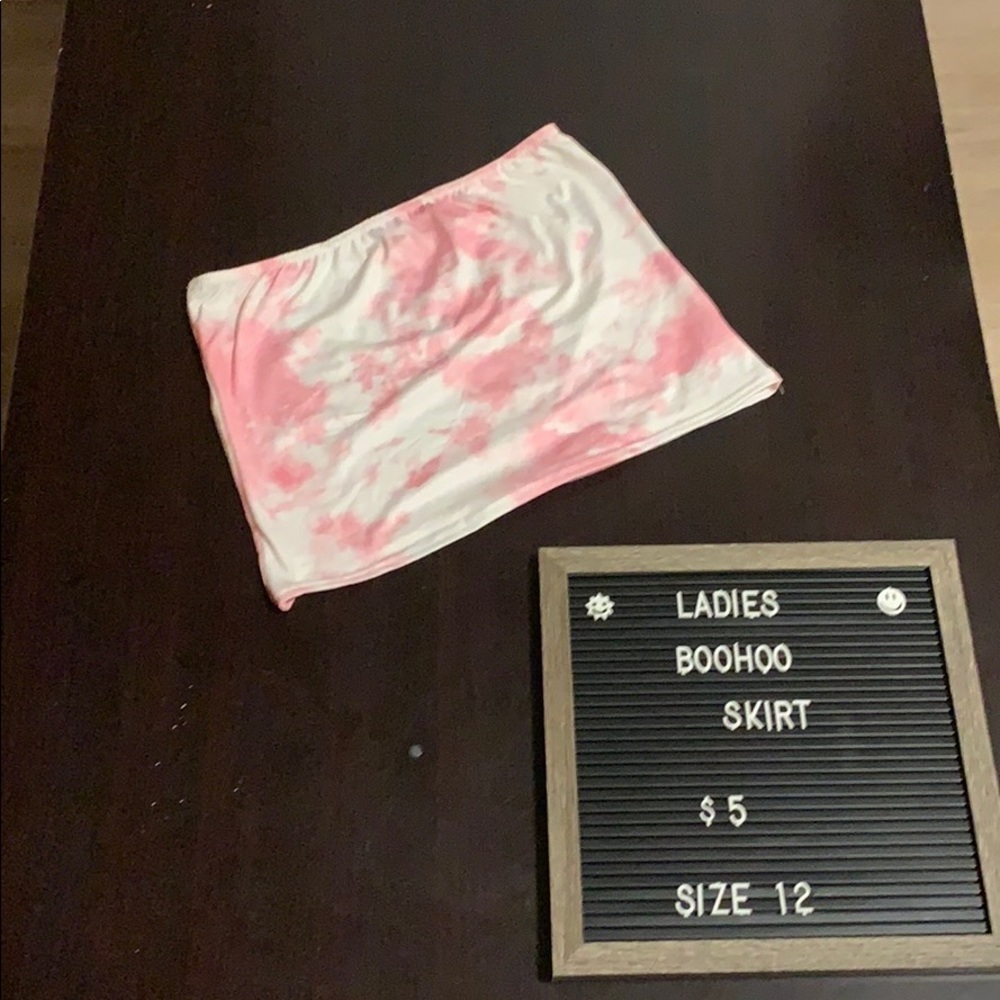 Ladies tie dye BooHoo skirt